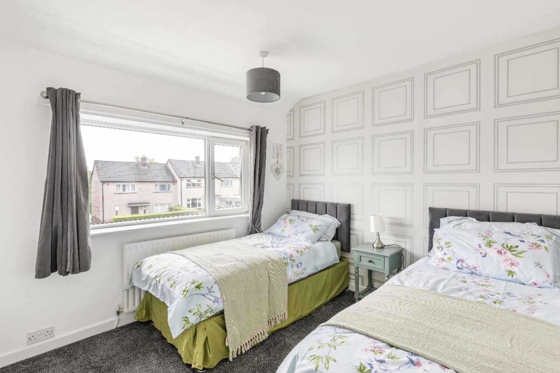 Come & Unwind In Charming 5 Bed House In Blackburn Blackburn  Eksteriør bilde